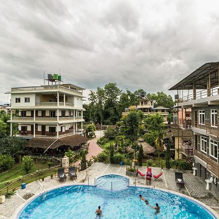 Hotel Riverside With Swimming Pool Sauraha Extérieur photo